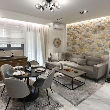 La Larissa Luxury Apartments Trekke Exteriör bild
