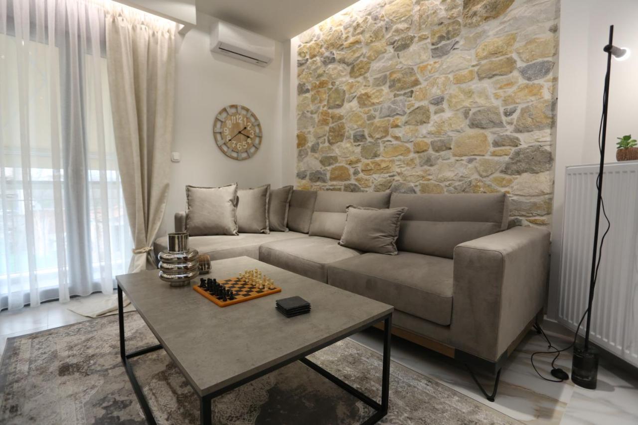 La Larissa Luxury Apartments Trekke Exteriör bild