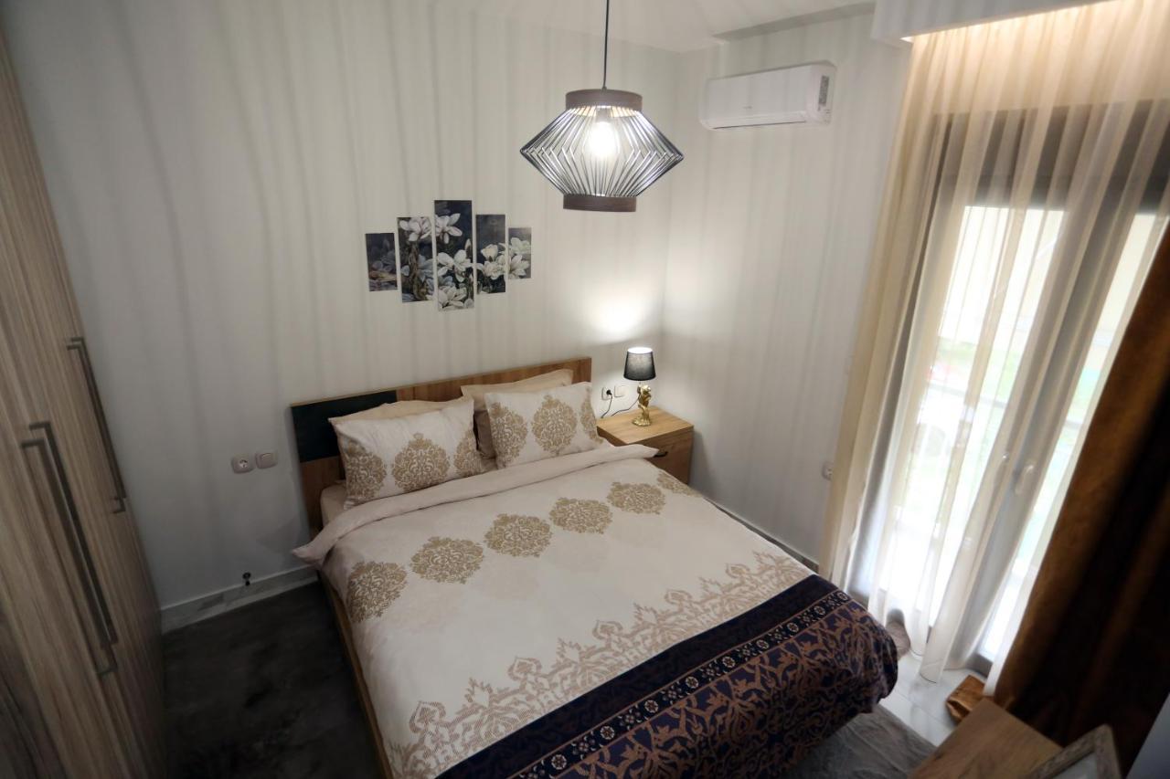 La Larissa Luxury Apartments Trekke Exteriör bild