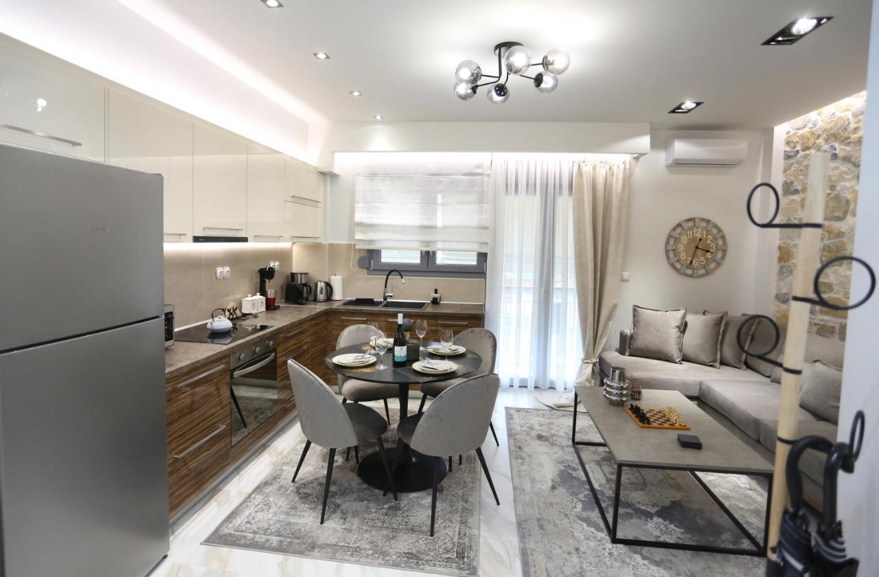 La Larissa Luxury Apartments Trekke Exteriör bild