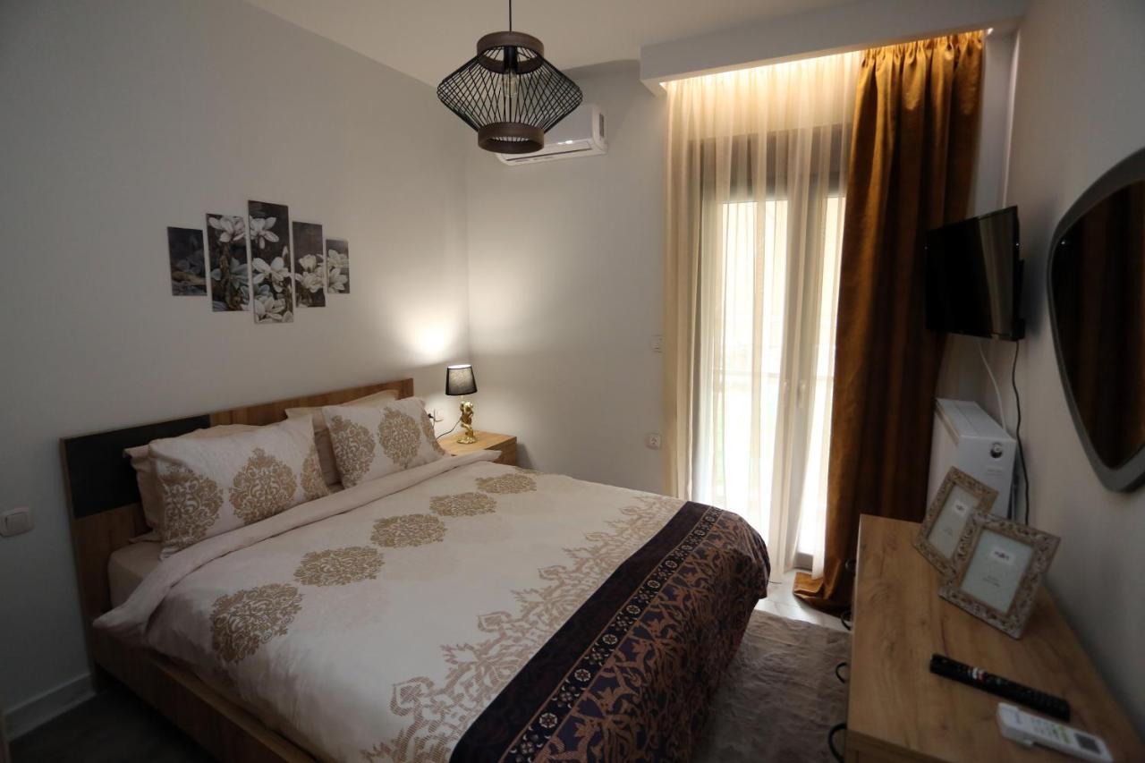La Larissa Luxury Apartments Trekke Exteriör bild